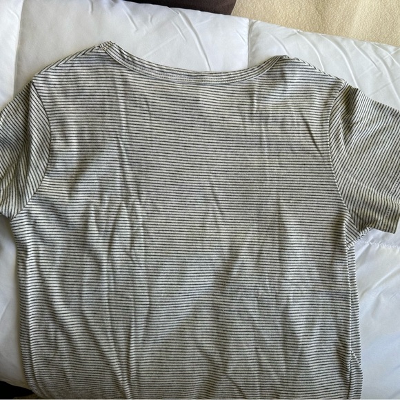 New Alternative Apparel short sleeve Tee. White & black stripes Size L - Picture 3 of 3